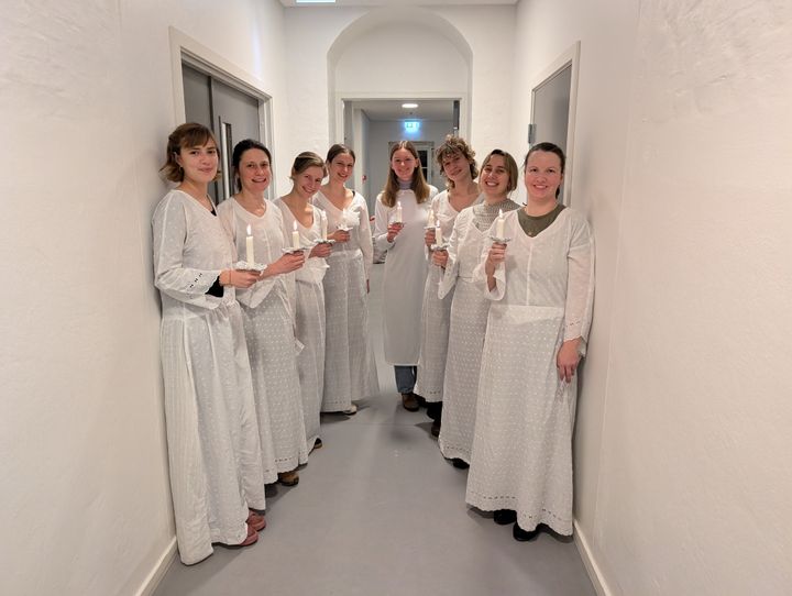 Blandt årets modtagere af julestøtten er blandt andre foreningen "Juleløses Jul", der med deres kor ”Lyspigerne” synger på herberger og plejehjem.