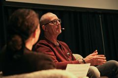 Lektor i bioetik Mickey Gjerris viste, hvordan vi kan skifte det vurderende blik på dyr ud med en nysgerrig opmærksomhed over for vores medskabninger.