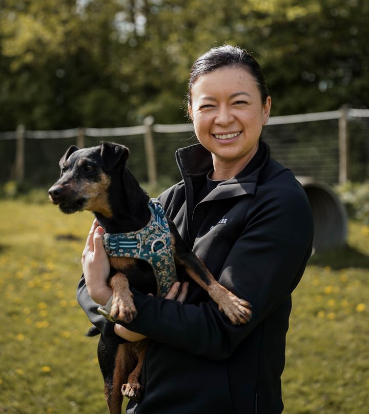 Nicoline Kolind har været ansat på Dyrenes Beskyttelse Nordjyllands Internat i 13 år. Hun har været med helt fra internatets begyndelse i 2013. Først var hun ansat i tre år som veterinærsygeplejerske, dernæst ti år som souschef og nu skal hun i spidsen for dyreinternatet.