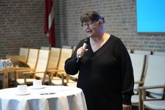 Formand for Arbejdsmarkedsudvalget i Aabenraa Kommune, Dorrit Knudsen, der holdt tale ved CSR receptionen.