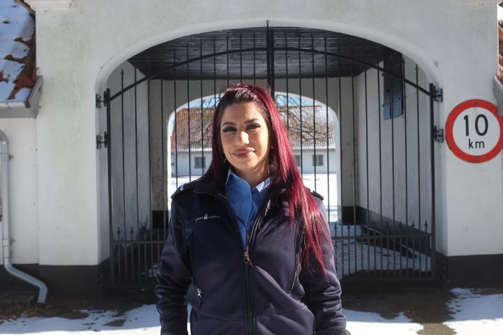 Institutionsmedarbejder Lina Alasad flygtede fra Syrien for 10 år siden.