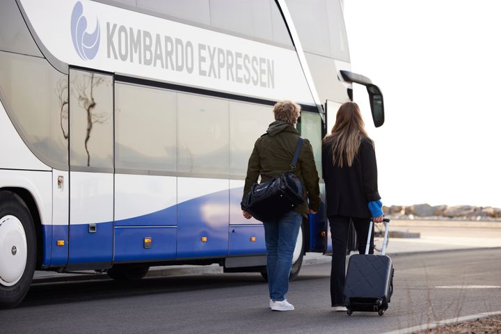 Kombardo Expressen, som har serviceret de Bornholmske buspassagerer siden 1. september 2018, skifter nu navn til Bornholm Expressen.