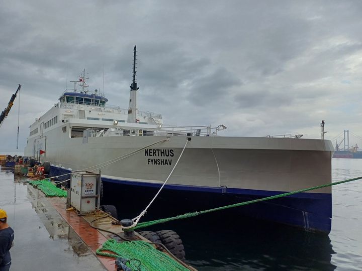 Et af de sidste billeder af elfærgen, Nerthus, ved kajen hos Cemre Shipyard i Tyrkiet, lige inden færgen satte kursen mod Danmark.