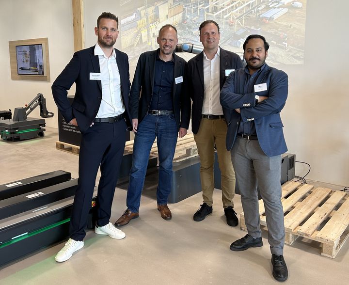 Partnerne i FERA fra Universal Robots, Odense Robotics, Novo Nordisk og SDU samlet til åbning af den nye Cobot og AMR hub i Odense som er en stærk innovationsplatform for projektet.