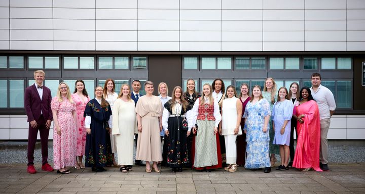 De nyuddannede læger fra den regionale kandidatuddannelse i medicin ved Syddansk Universitet på Esbjerg Sygehus - Syddansk Universitetshospital