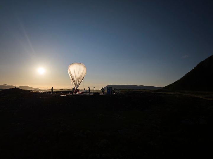 Det er bl.a. ballonsatellitter og observationsdroner, som vil kunne få gavn af reversible computing, der kan nedbringe energiforbruget i kameraer, sensorer og onboard-computere.