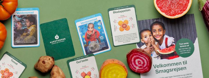 Sammen inviterer Aarstiderne og UNICEF Danmark familier med på en “smagsrejse”, hvor børn og voksne gennem fortællinger, samlekort og aktiviteter lærer om råvarer, madkultur og børns madvilkår forskellige steder i verden.