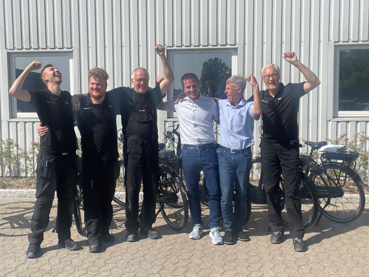 Stjerneholdet  fra Nilpeter A/S i Slagelse vandt årets VI CYKLER TIL ARBEJDE-kampagne fra Cyklistforbundet. Præmien var en elcykel fra Gazelle til alle på holdet.