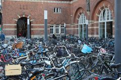 Parkerede cykler ved Hovedbanegården