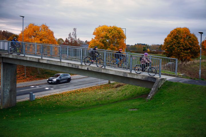 Børn cykler til skole i Børkop