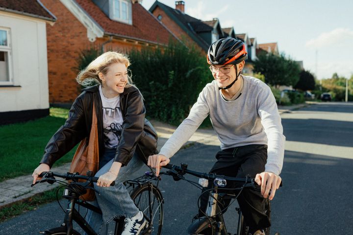 Elever cykler til skole