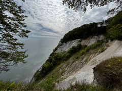 Det er ved dette fald på Møns Klint, at der nu skal etableres et trappekoncept til gavn for brugeroplevelsen i det unikke landskab. Foto: Naturstyrelsen