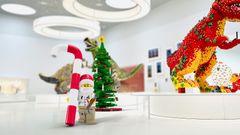 Fra 14. november til 30. december er LEGO House i Billund fyldt med juleoplevelser for hele familien.
