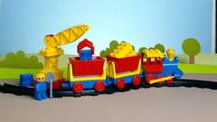 DUPLO toget i dette års LEGO House Exclusive sæt er en blanding af to DUPLO sæt 2700 og 2705 fra 1980'erne.