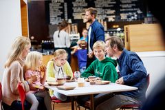 Fra 16. juni får BRICKACCINO nyt menukort med varme og kolde bowls, frisklavede sandwich og naturligvis lækker baristakaffe.