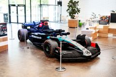 Mercedes-AMG F1® W15 LEGO® Big Build er på plads på LEGO Square – det gratis område i LEGO House.