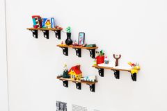 Det store (men lille for dig og mig) minifigur-eventyr af britiske Thomas Ryan-Edwards – en minifigur-udforsker og en gummiand tager på en episk rejse hjem til jul.