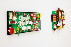 HO HO HOme of the Brick og Hvad er din favorit? skabt af Dídac Perez Soriano fra Spanien – dristige, retroinspirerede LEGO bogstaver, der fejrer kreativitet, lykke og julestemning.