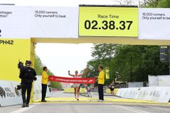 Sara Schou Kristensen kom i mål som hurtigste danske kvinde til sin maratondebut