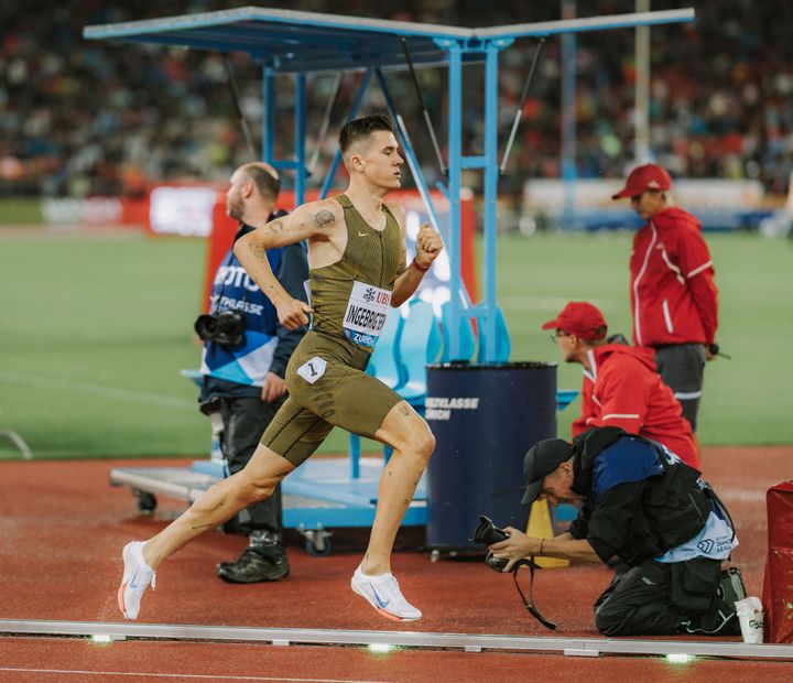 Jakob Ingebrigtsen er på rekordjagt, når han debuterer på halvmaraton mod verdensrekordholderen og verdensmesteren i København.