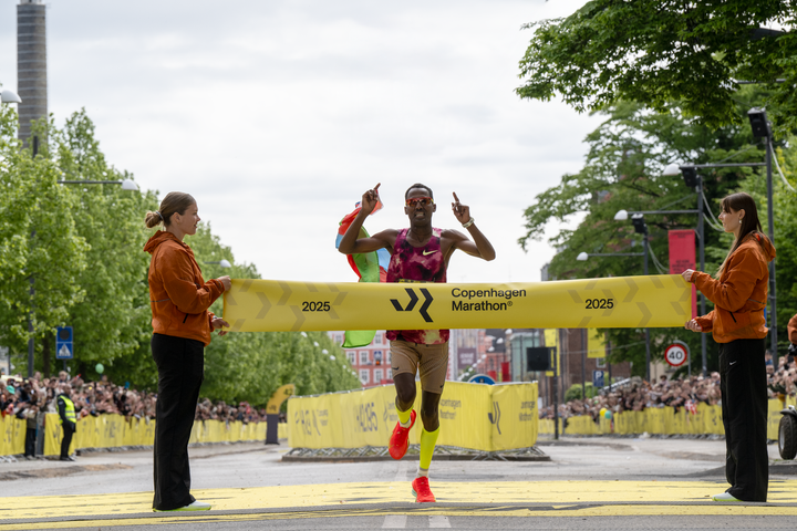 Det var intens stemning ved målstregen til dagens Copenhagen Marathon, hvor løbsrekorden for både mænd og kvinder var få sekunder fra at blive slået.