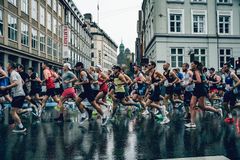 Deltagerne til CPH Half løber i Københavns gader