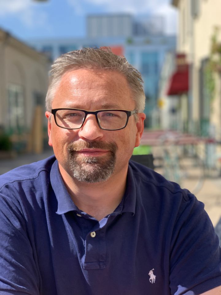 Professoratet træder i kraft den 1. juli 2025 og er finansieret af Region Midtjyllands Sundhedsvidenskabelige Forskningsfond og Aarhus Universitet.