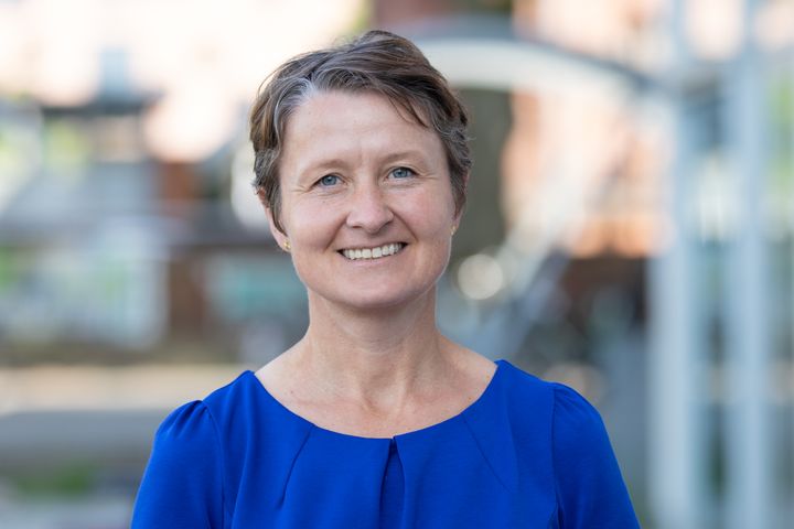 Mette Hansen er udnævnt til professor i idrætsvidenskab ved Aarhus Universitet. Hun forsker i, hvordan kvinders hormoner påvirker muskler, styrke og helbred gennem hele livet.