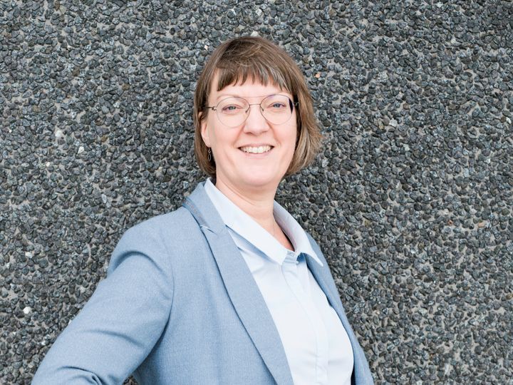 Annette Schmidt er ny i rollen som CFO og som en del af direktionen, men i Lemvigh-Müller er hun ikke ny. Her har hun de seneste fire år været økonomichef for stål- og teknikgrossistens godt 1400 medarbejdere.
