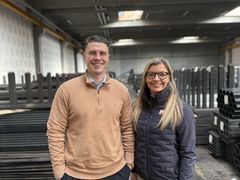 Simon Knappe Nørgaard, salgskonsulent inden for stål hos Brdr. Kier med Pernille Wichmann, Vice President for Industri i Lemvigh-Müller