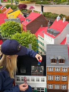 København er allerede at finde i Miniland, men nu udvider LEGOLAND® området med nye ikoniske bygninger fra Københavns Havn bygget i størrelsesforholdet 1:20.