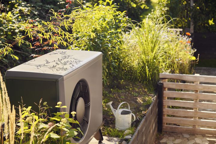 Andel Energi intensiverer udfasningen af gas. Varmepumpe-virksomheden Enova Energy fusioneres ind i Andel Energi, som derved skærper fokus på salg af varmepumper som et bedre, billigere og mere klimavenligt alternativ til gas.