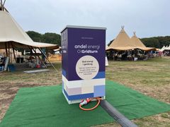 Andel Energi og Gridturn testede allerede brugte bilbatterier ved Ungdommens Folkemøde i september.