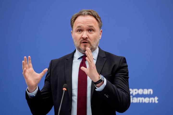 Dan Jørgensen præsenterer Kommissionens plan for at udfase brug af russiske energikilder