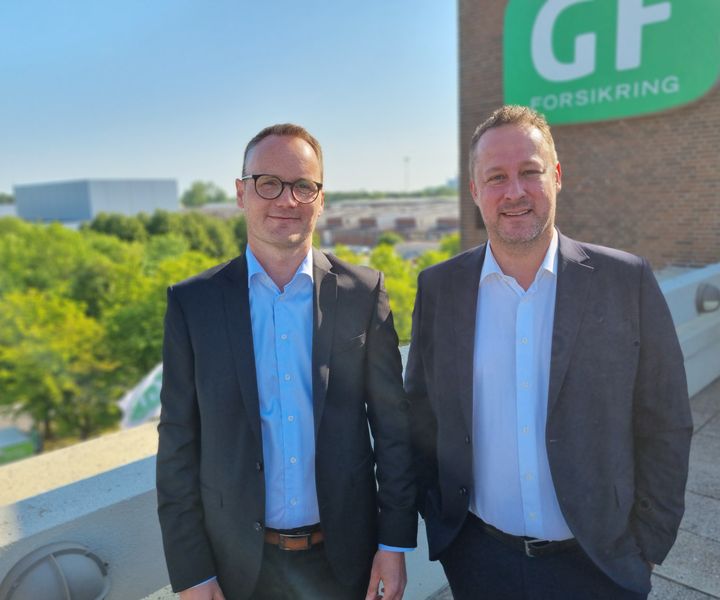 Mandag den 12. juni byder GF Forsikring velkommen til Brian Breer Clausen som selskabets første erhvervsdirektør. Her er han flankeret af GF's kommercielle direktør, Martin Høj. (Foto: GF Forsikring/Rasmus Gade)