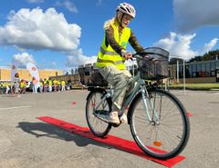 Cykelbanen er flytbar og kan lånes af alle kommunens skoler. Banen samles og sættes nemt op i fx skolegården.