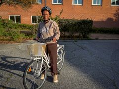 ”Jeg vil meget gerne cykle sammen med min familie, og jeg vil gerne kunne cykle på arbejde. Jeg har ikke kørekort nu, og derfor betyder det meget for mig at lære at cykle,” fortæller Nebyat Habte, der kom til Danmark fra Eritrea for 11 år siden.