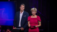 Aftenens værter under Hjertegalla var Steen Langeberg og Louise Wolff.