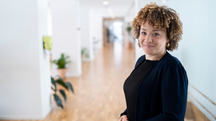 Mellemmåltider er ikke problematiske i sig selv, så længe de er sunde og nærende. Problemet opstår, når søde og salte snacks fylder for meget i den samlede kost, siger Natasha Selberg.