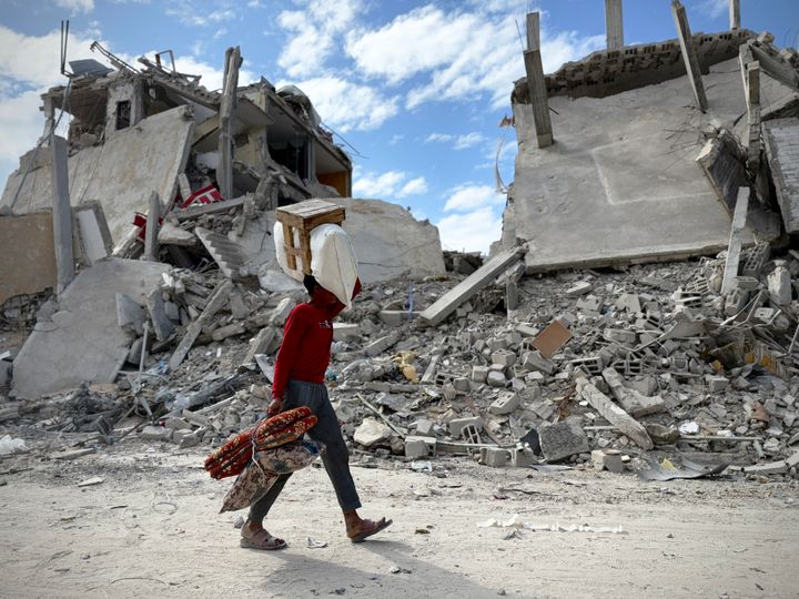 Der er et kapløb med tiden for nødhjælpsorganisationer at nå ud med hjælp efter midlertidig åbning for nødhjælp til Gaza.