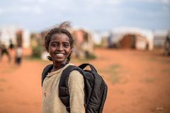 272 millioner børn i verden går ikke i skole. Det er en stigning på 21 millioner siden sidste år.