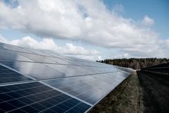 DMI og Energinets nye samarbejde vil øge præcisionen af solkraftprognoser væsentligt, og det vil bidrage til en bedre og mere omkostningseffektiv balancering af elnettet.
