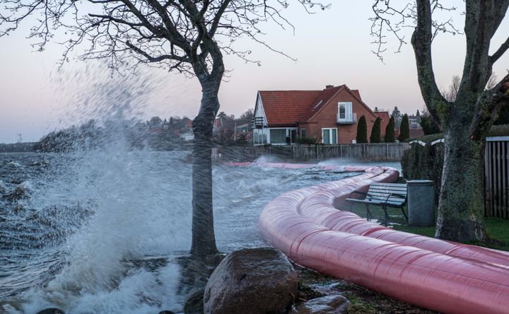 Heftige storme, ekstreme hedebølger og andre vejrfænomener bliver endnu farligere, når flere sker samtidig eller i forlængelse af hinanden.