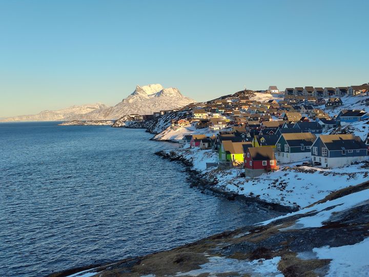Plusgrader har tæret hårdt på sneen og isen i Nuuk. Foto: DMI meteorolog i Nuuk Mads Kristensen, januar 2026.