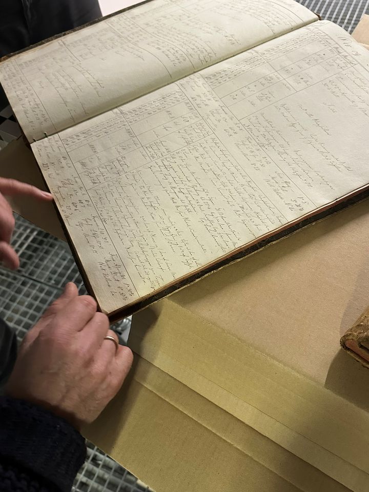 Billede af skibsjournalen med de mange observationer