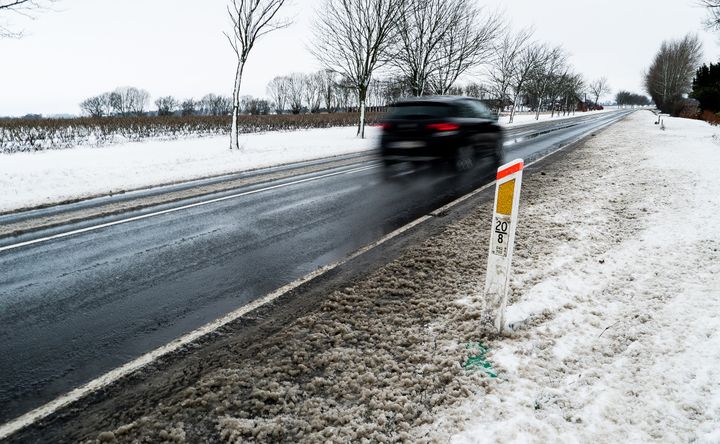 Fremtidens vinter bliver mindre præget af sne og frost og mere af regn. For vejmyndigheder og vinterberedskab er netop kombinationen af vand og temperaturer omkring nul vigtig. Når temperaturen skifter mellem frost og tø, slider det samtidig på vejene.