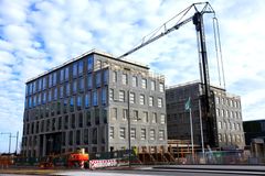 Det nye platin-certificerede kontordomicil til advokatfirmaet Bruun & Hjejle i Københavns Nordhavn er nu oppe i fuld højde. Foto: Industriens Pension.