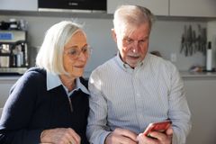 En ny aftale mellem Industriens Pension og Dansk Sundhedssikring betyder, at en samlet gruppe af pensionister nu får kollektivt adgang til en komplet sundhedsordning for seniorer via deres pensionsordning. Foto: Industriens Pension.