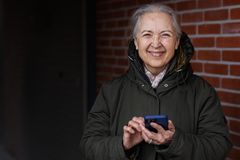 En ny aftale mellem Industriens Pension og Dansk Sundhedssikring betyder, at en samlet gruppe af pensionister nu får kollektivt adgang til en komplet sundhedsordning for seniorer via deres pensionsordning. Foto: Industriens Pension.