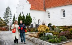 Mange kirker og menighedsråd rundt om i landet er med til at arrangere indsamlingen i deres lokalområde.